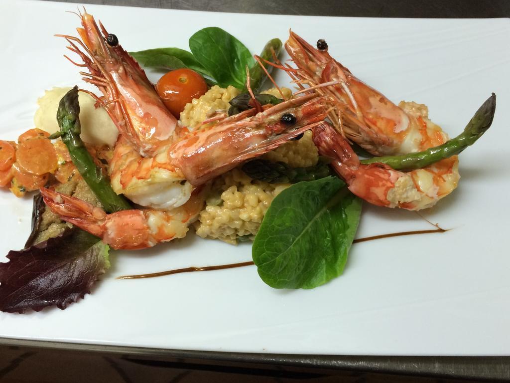 Logis Hotel Restaurant Le Flamant Rose Camargue Albaron Exteriör bild