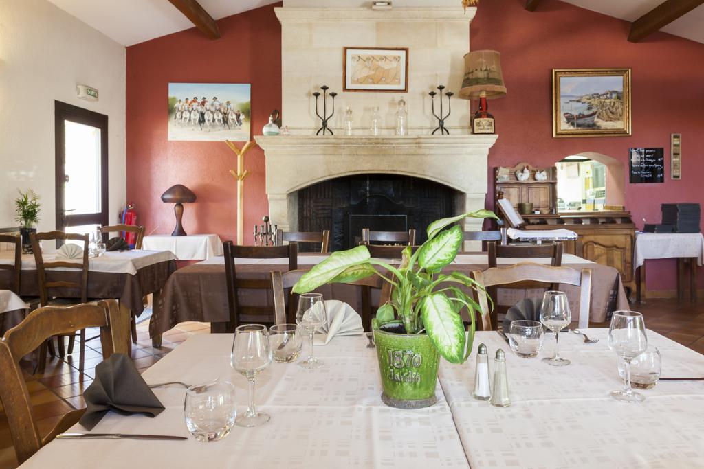 Logis Hotel Restaurant Le Flamant Rose Camargue Albaron Exteriör bild