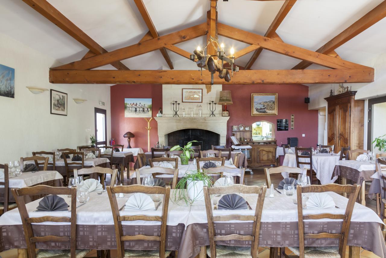 Logis Hotel Restaurant Le Flamant Rose Camargue Albaron Exteriör bild
